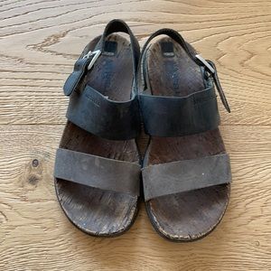 Black Leather Merrell Sandal!